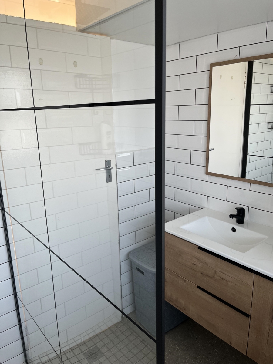 To Let 2 Bedroom Property for Rent in Table View Western Cape